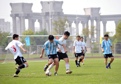 盘点校园里的爆笑日常，太搞笑了！#校园搞笑日常 #校园趣事 #后排学生 #看一遍笑一遍 #每日一笑